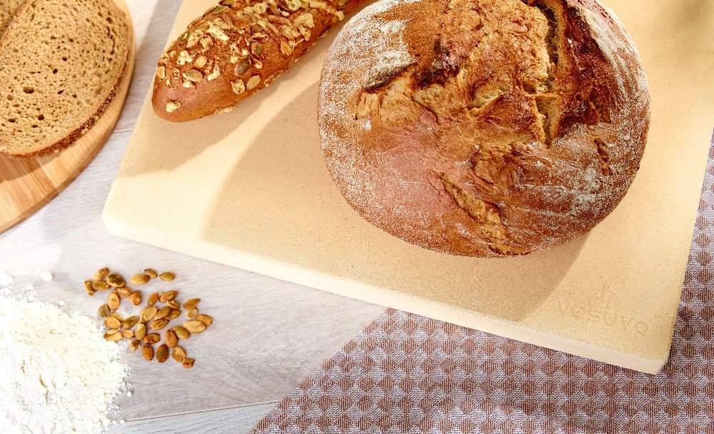 Brotbackstein aus Cordierit von Vesuvo